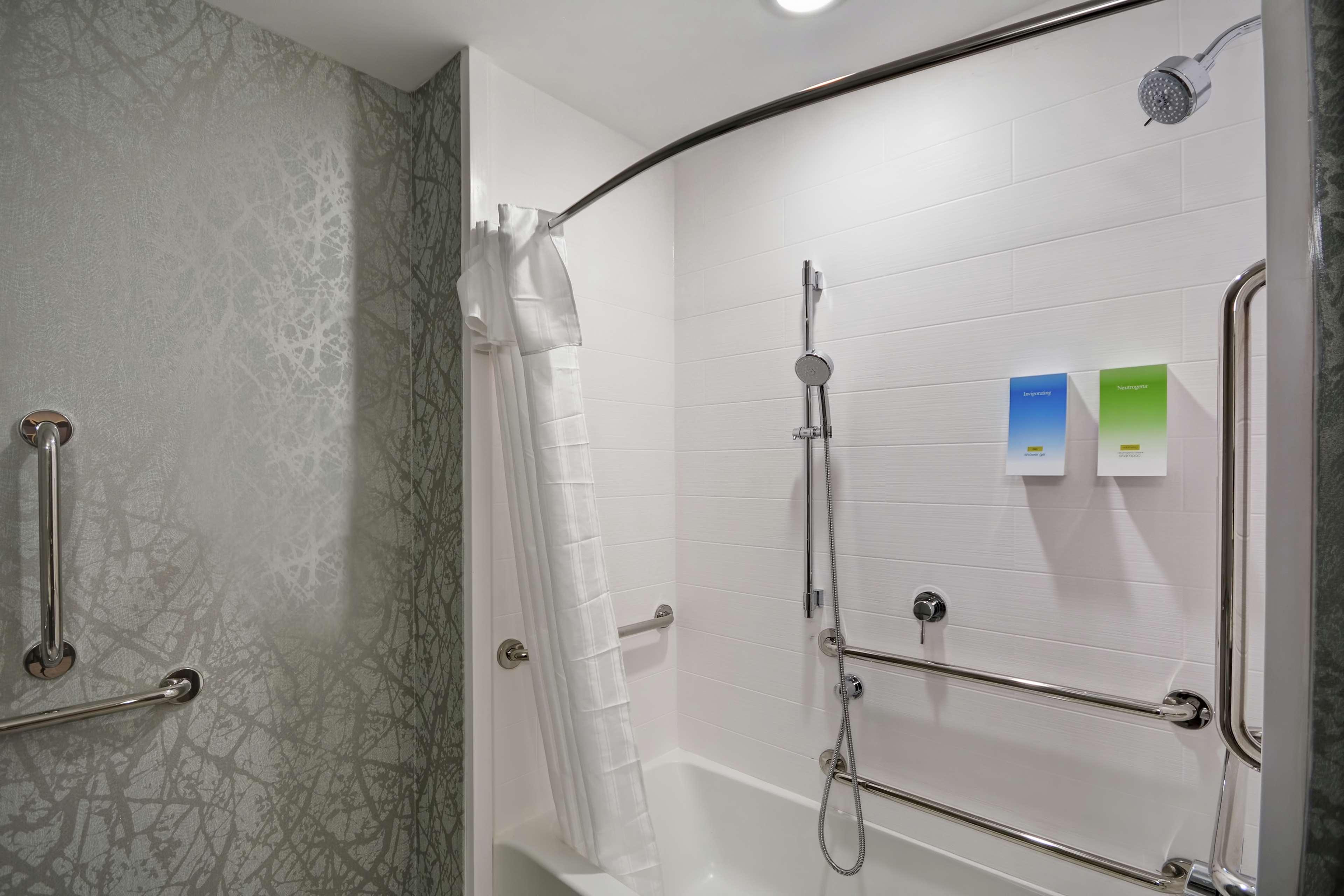 Home2 Suites By Hilton Grand Rapids North Walker Zewnętrze zdjęcie